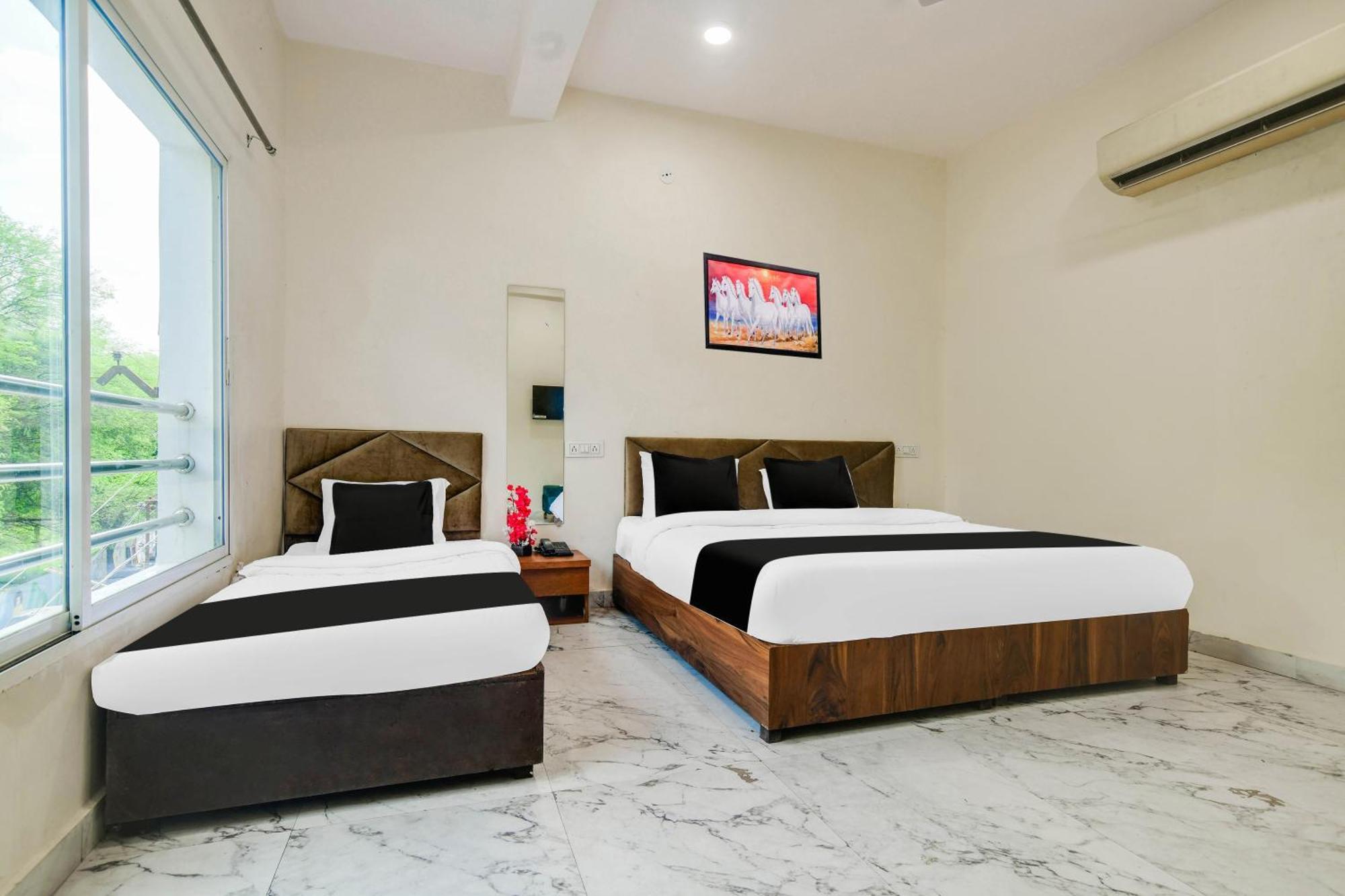 Hotel O Ujjain Near Hari Fatak Bagian luar foto