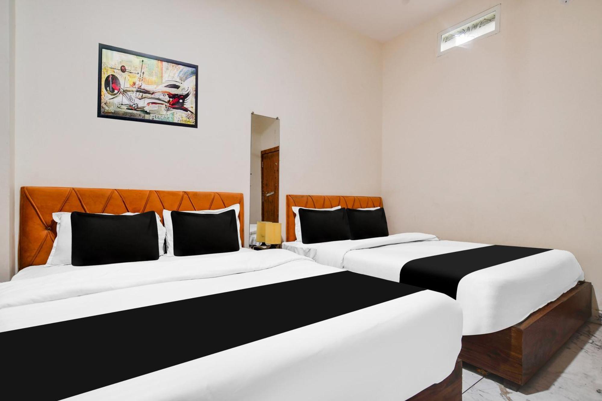 Hotel O Ujjain Near Hari Fatak Bagian luar foto