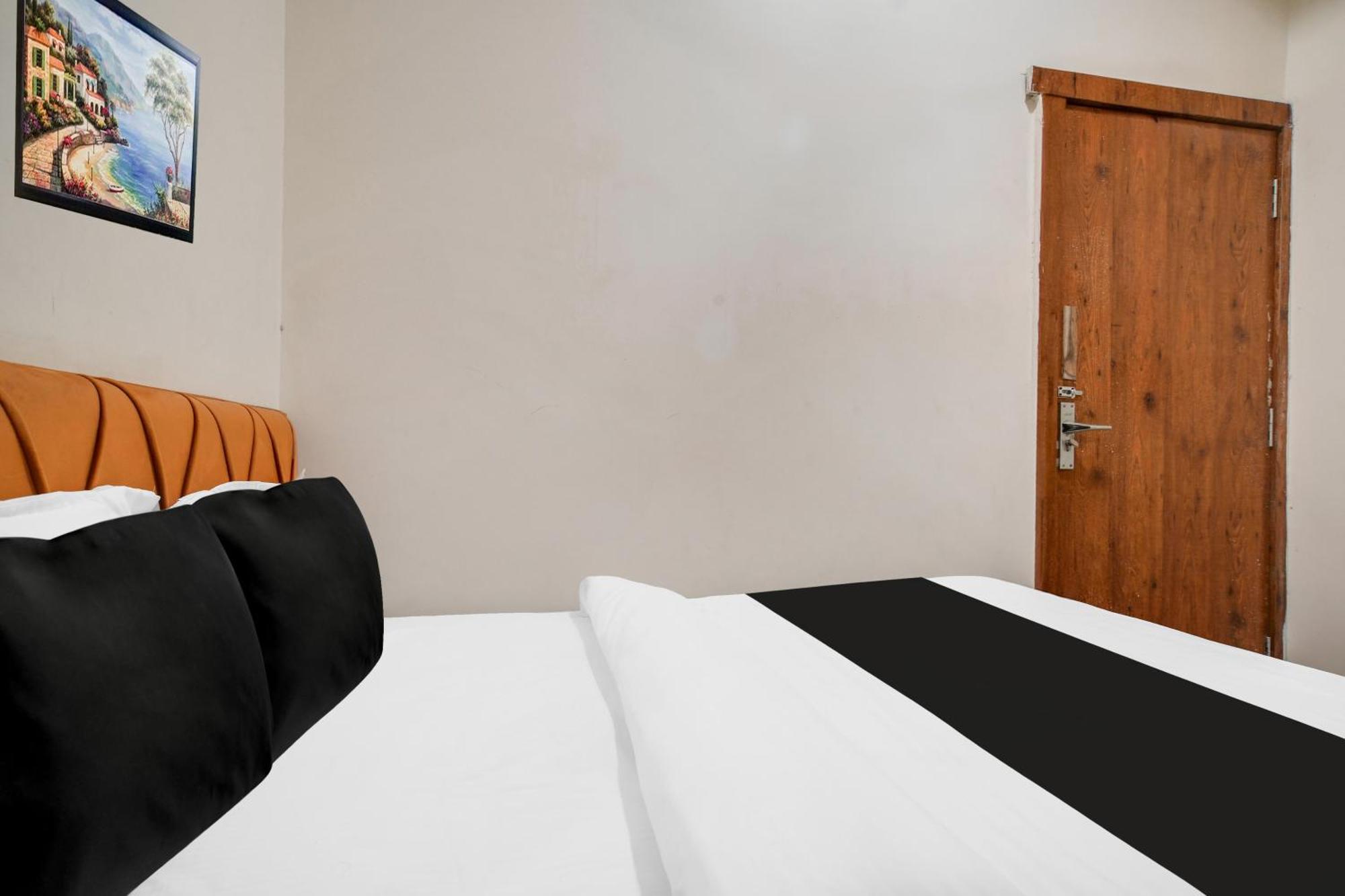 Hotel O Ujjain Near Hari Fatak Bagian luar foto
