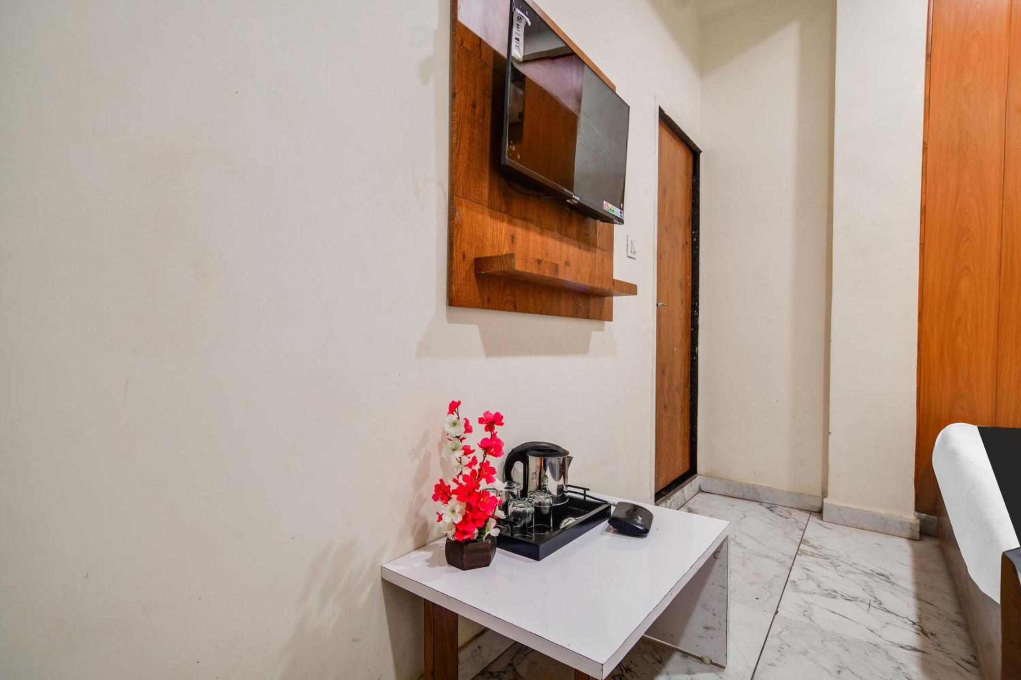 Hotel O Ujjain Near Hari Fatak Bagian luar foto