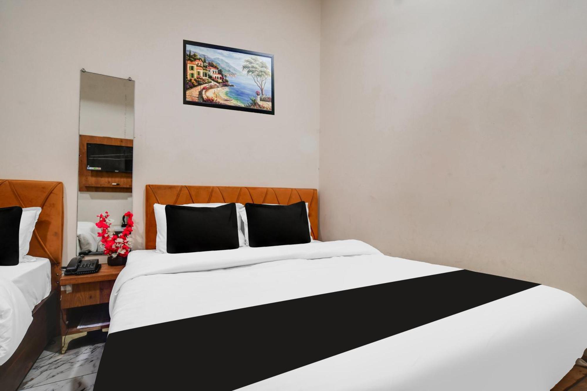 Hotel O Ujjain Near Hari Fatak Bagian luar foto