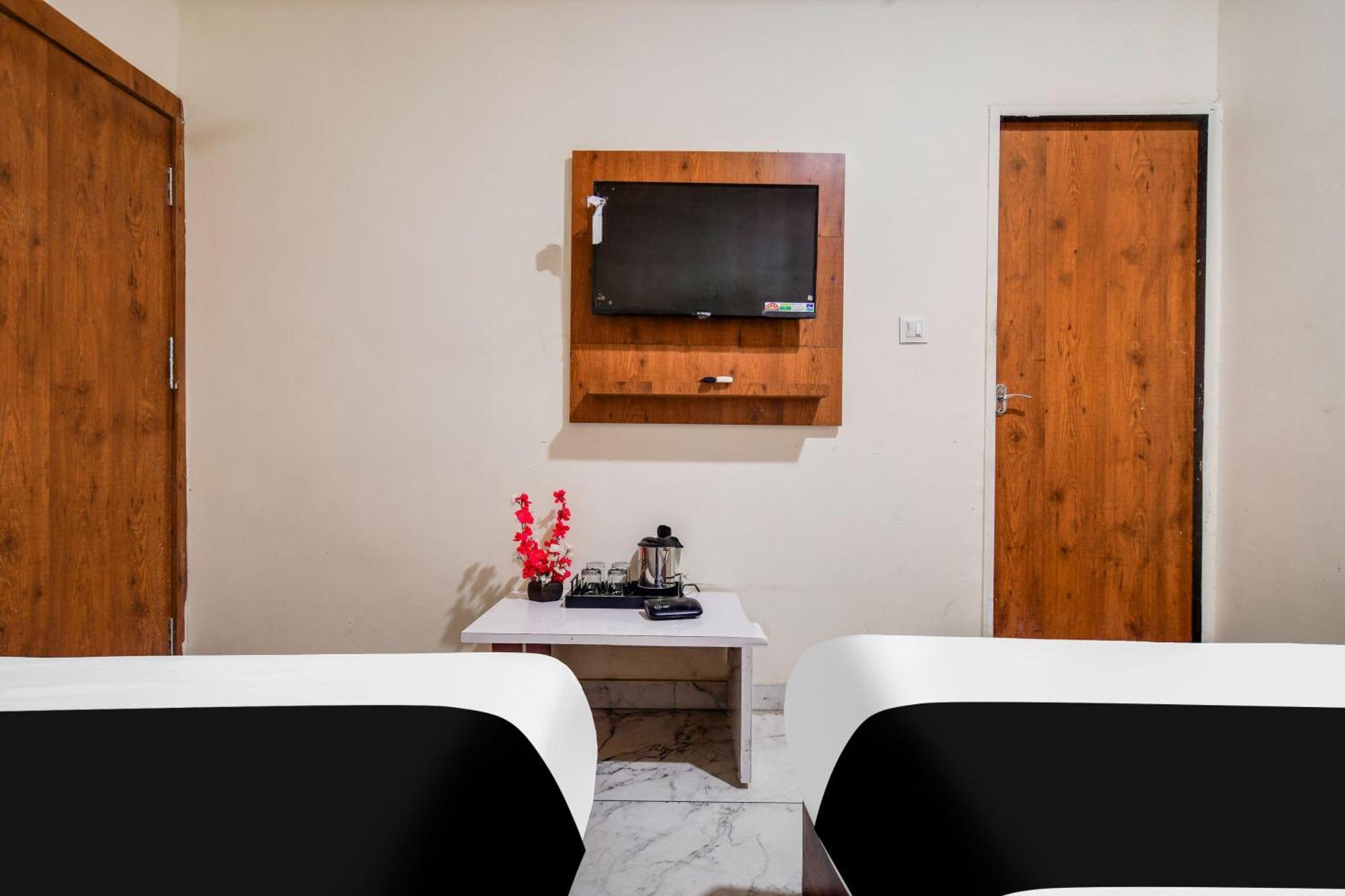 Hotel O Ujjain Near Hari Fatak Bagian luar foto