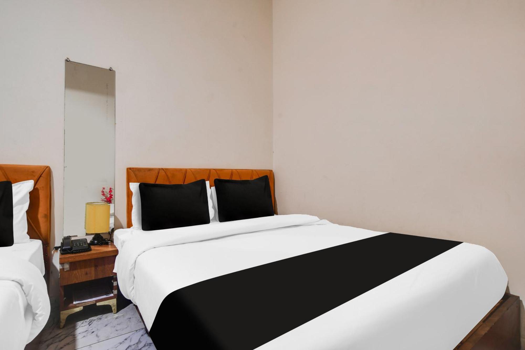 Hotel O Ujjain Near Hari Fatak Bagian luar foto